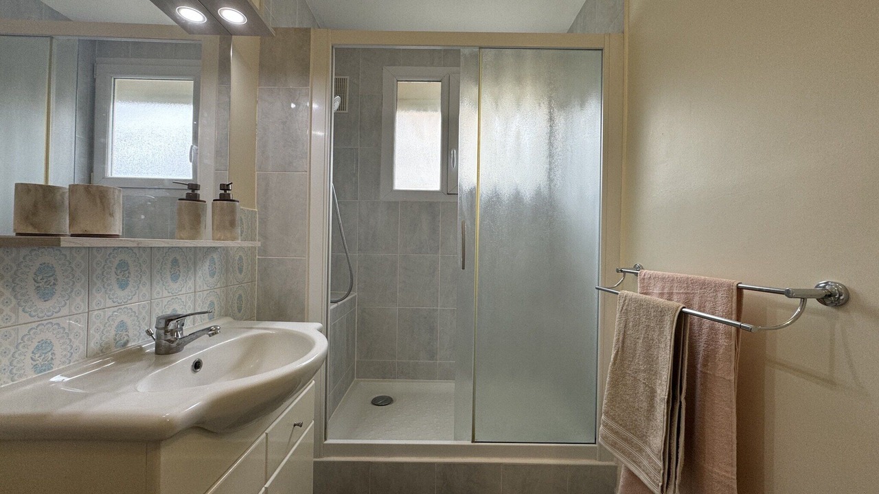 Photo of Bathroom in Pontlieue - Rocade