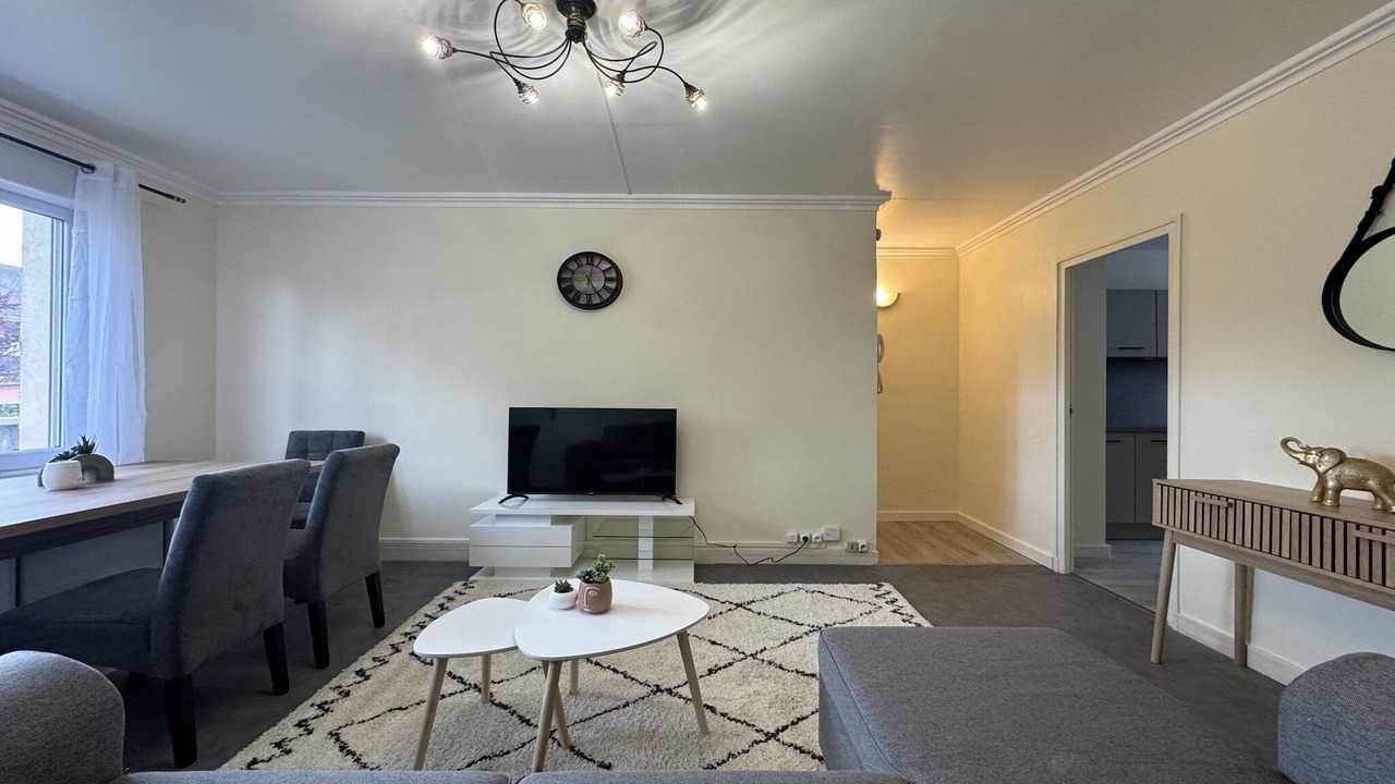 Photo of Livingroom in Pontlieue - Rocade