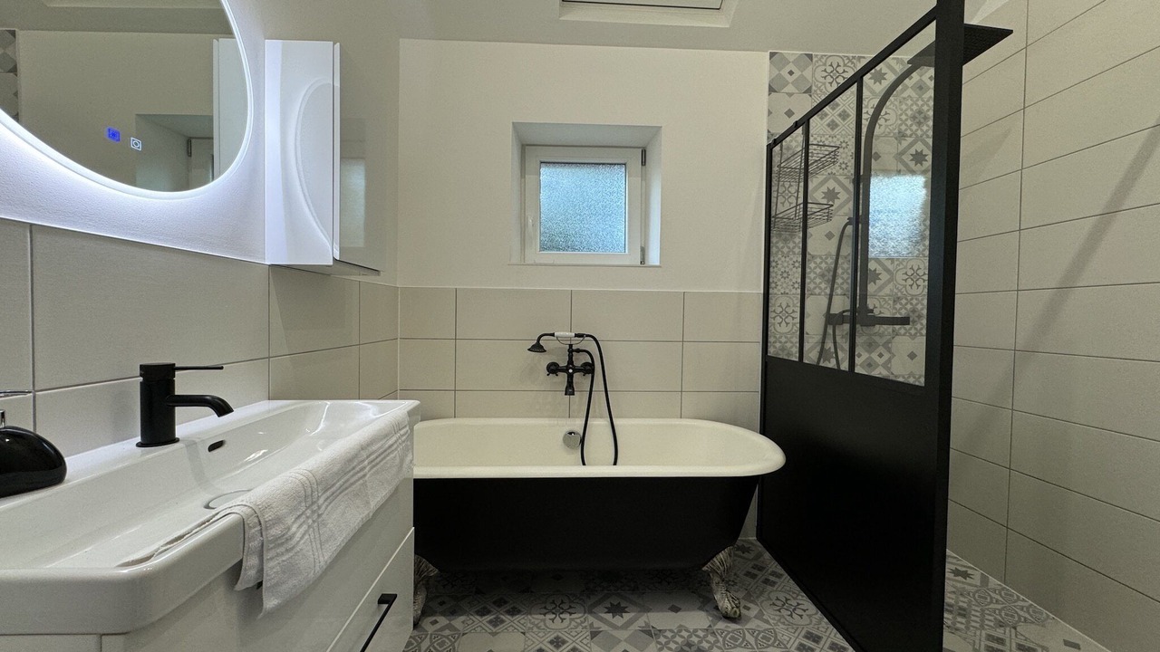 Photo of Bathroom in Mansigne