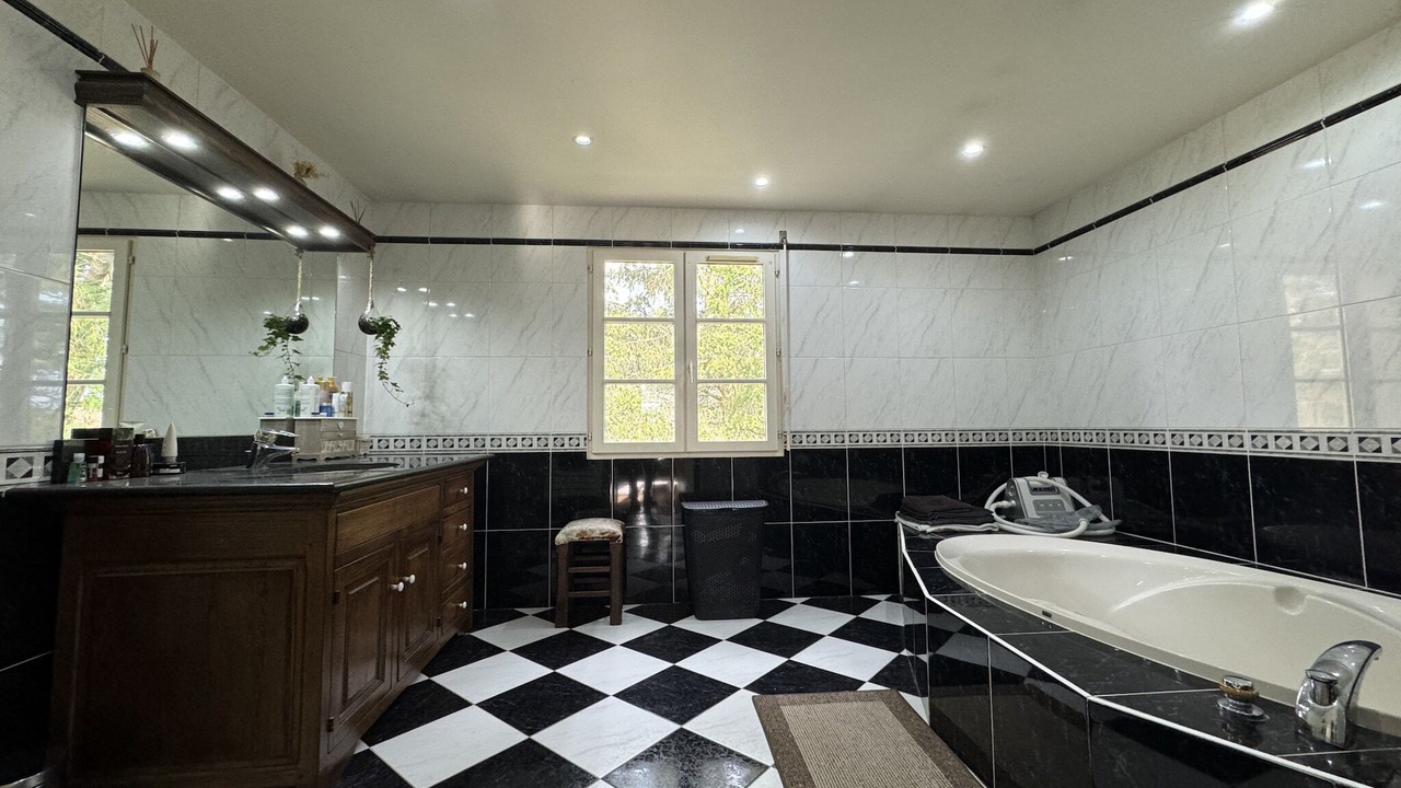 Photo of Bathroom in Spay