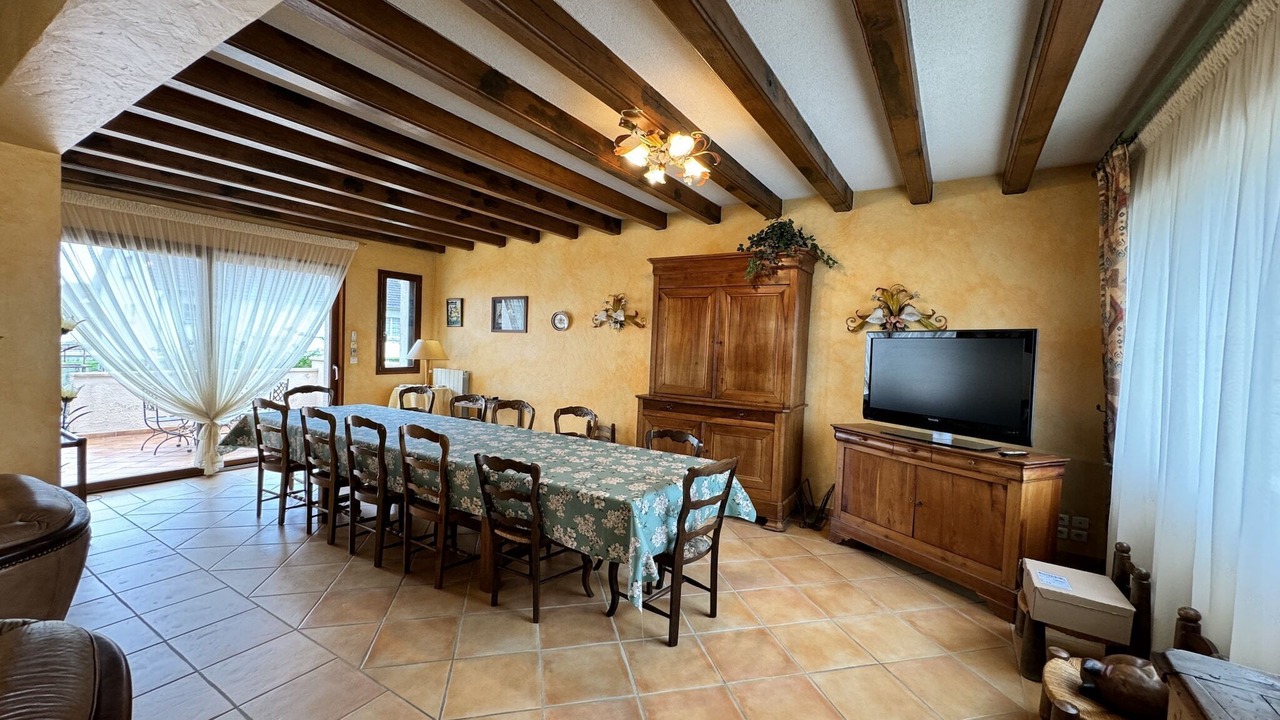 Photo of Livingroom in Change
