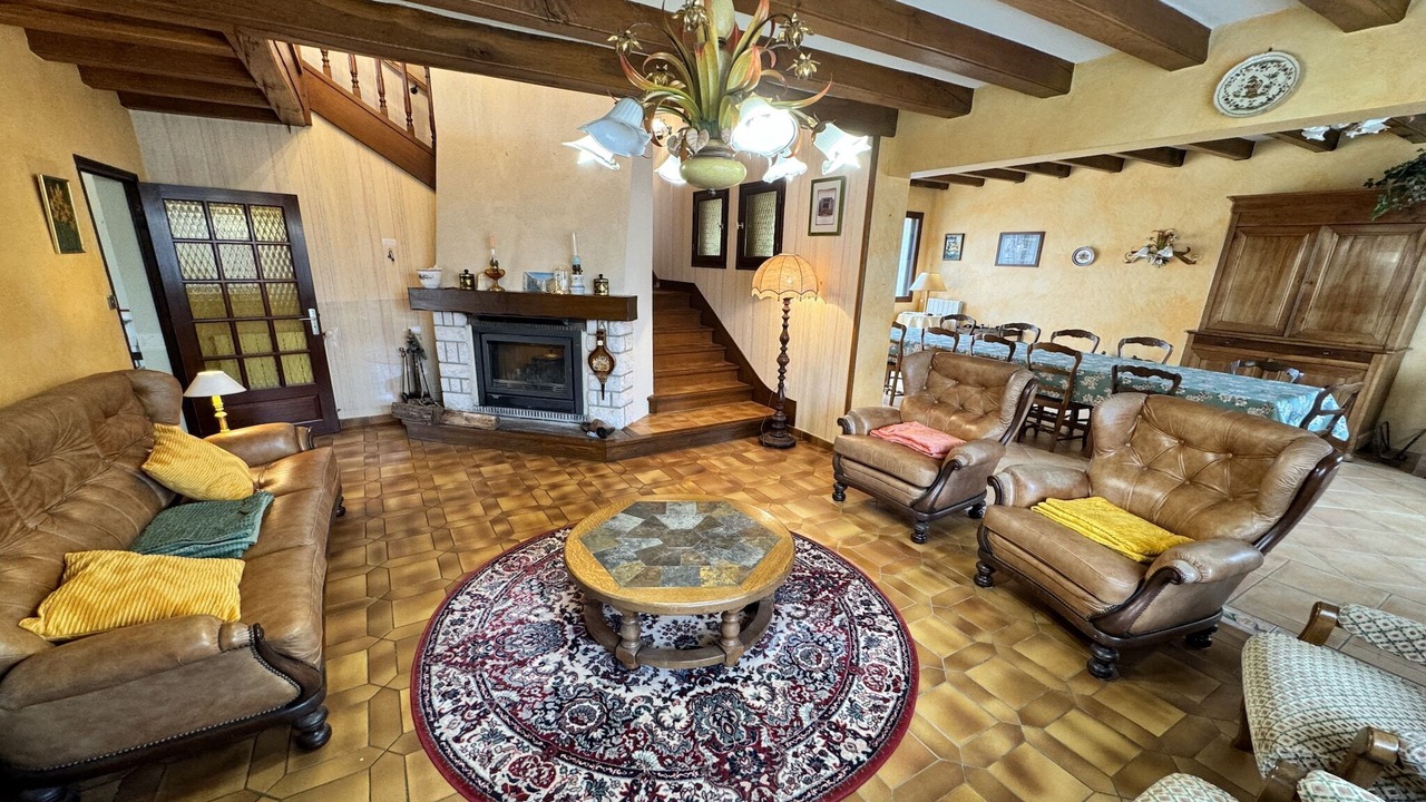 Photo of Livingroom in Change