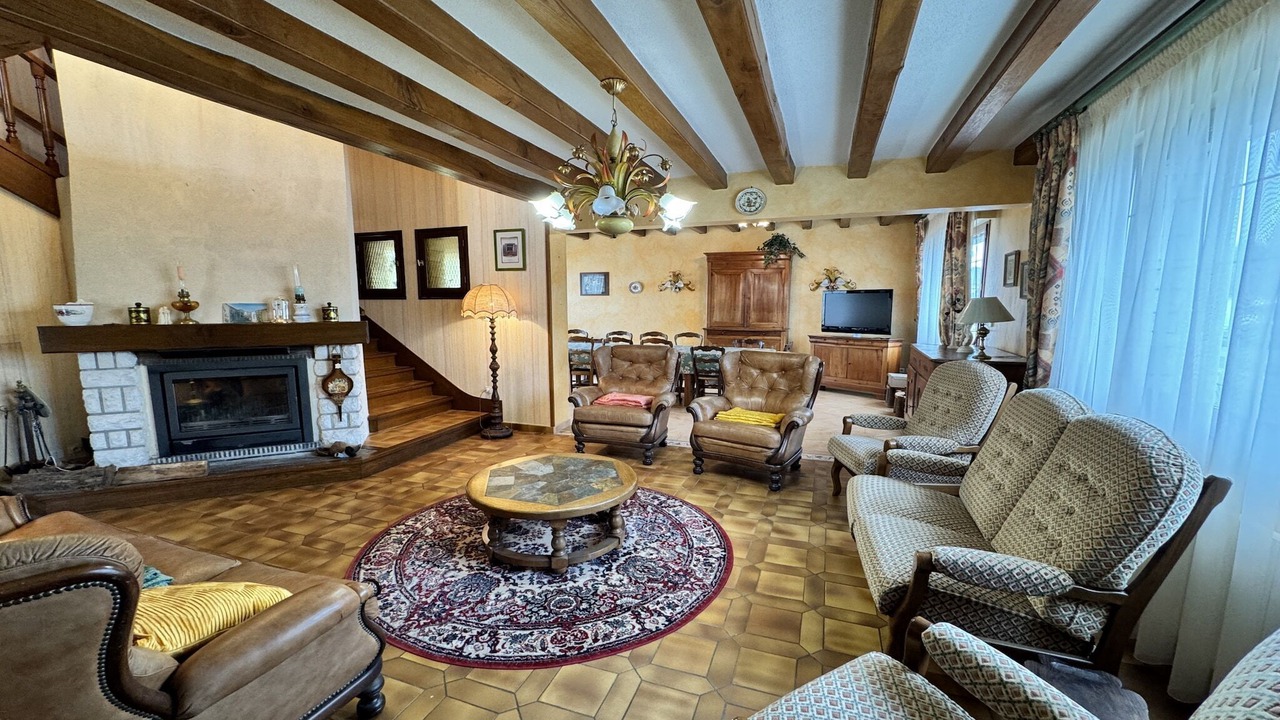 Photo of Livingroom in Change