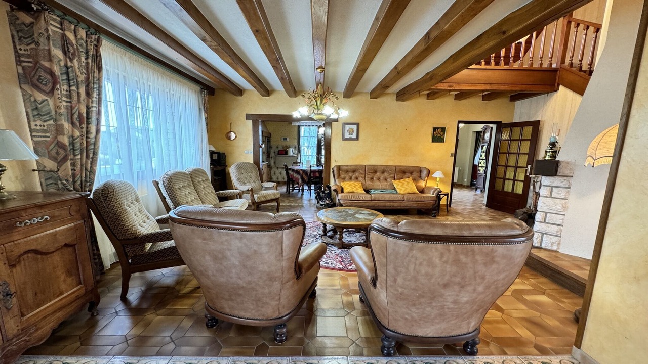 Photo of Livingroom in Change