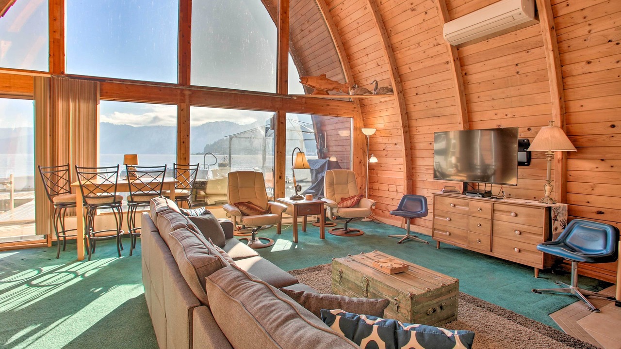 Photo of Livingroom in Bayview