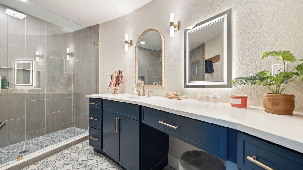 Photo of Bathroom in Caloosahatchee