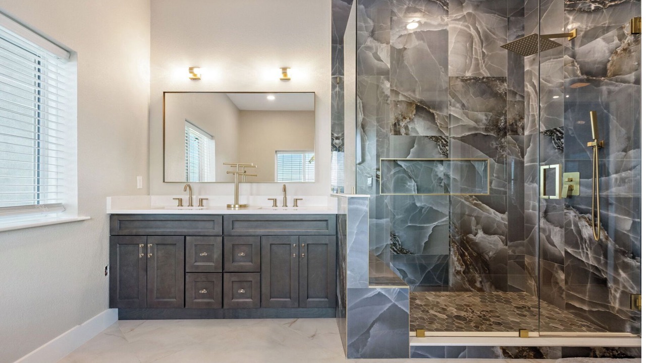 Photo of Bathroom in Caloosahatchee