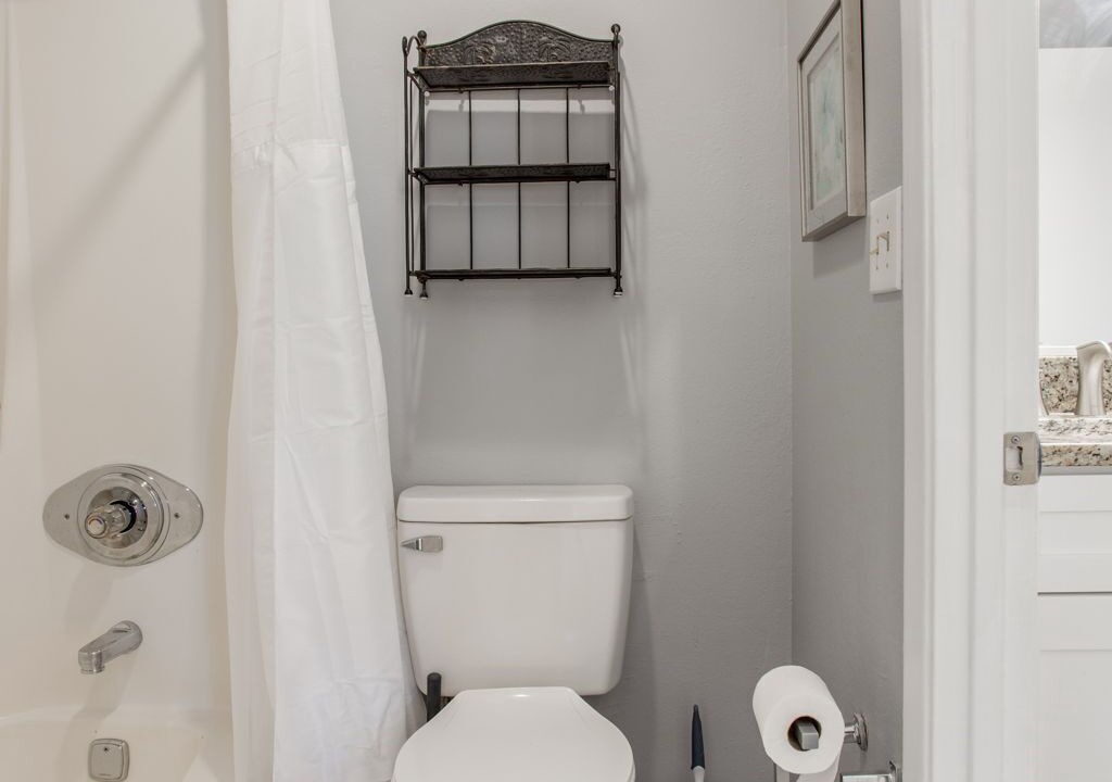 Photo of Bathroom in Ono Island