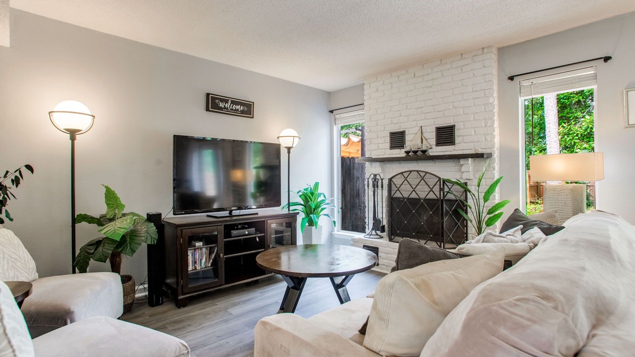 Photo of Livingroom in Ono Island