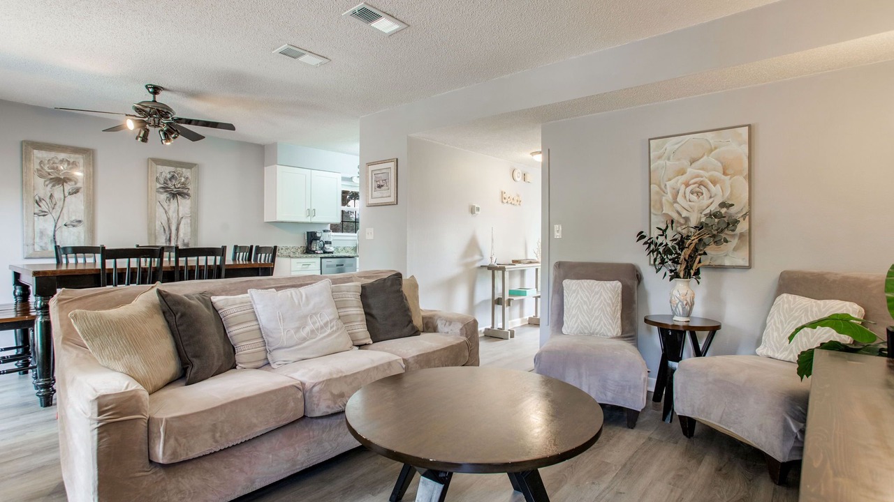 Photo of Livingroom in Ono Island