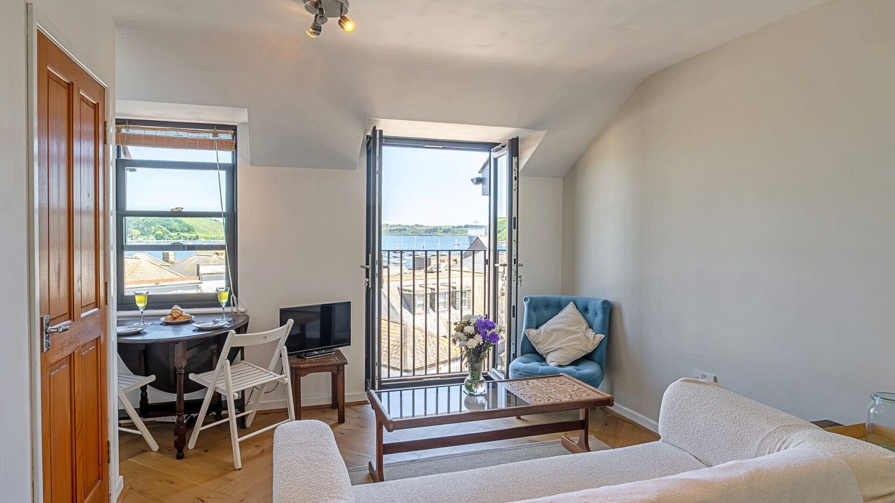 Photo of Livingroom in Mylor Churchtown