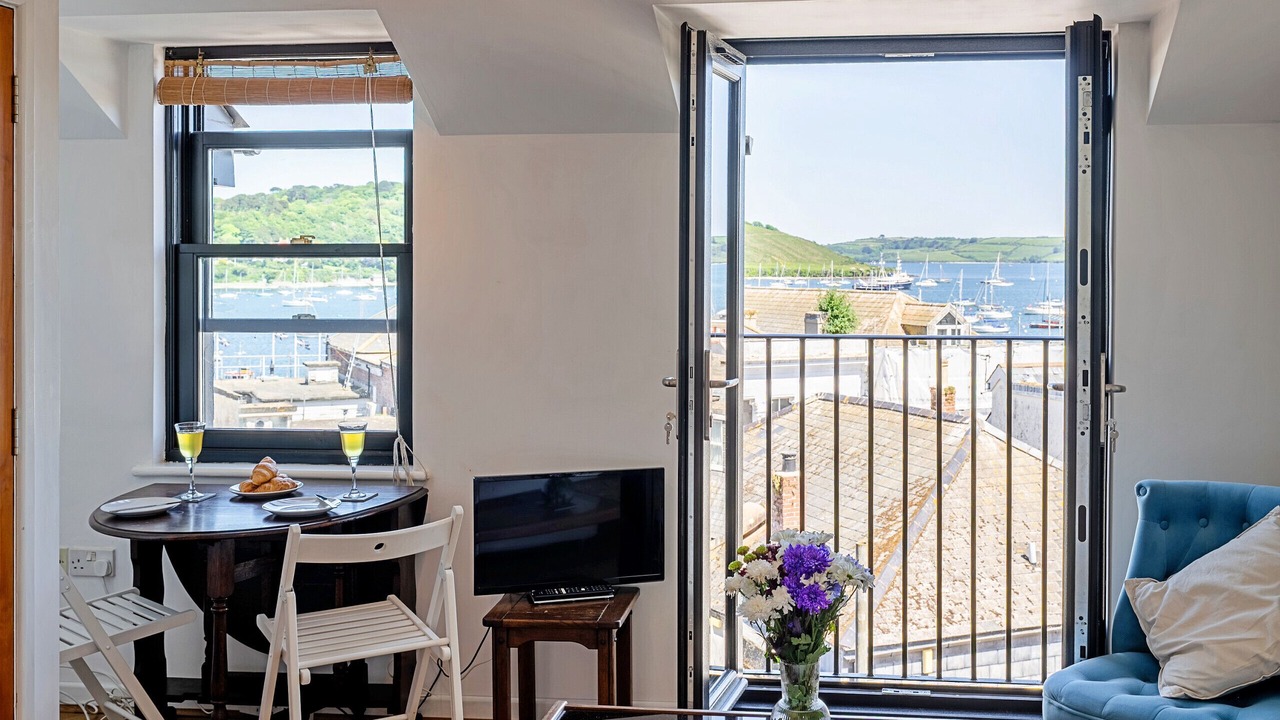 Photo of Livingroom in Mylor Churchtown