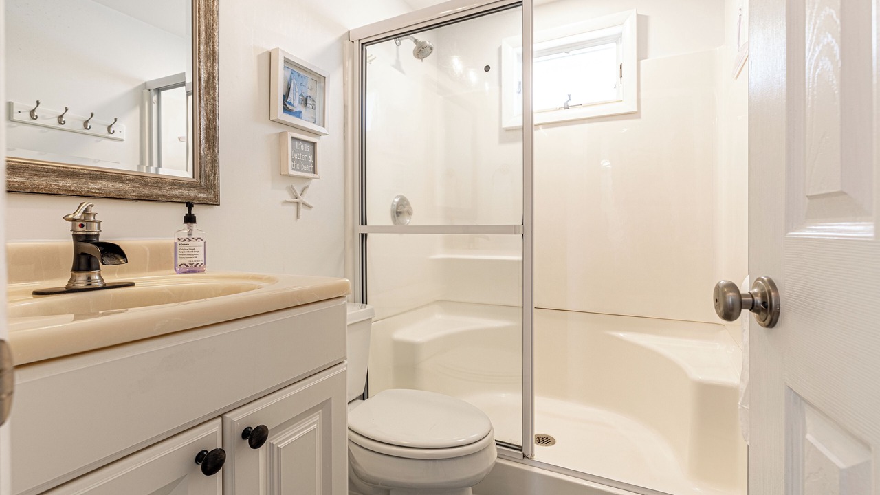 Photo of Bathroom in South Beach Haven