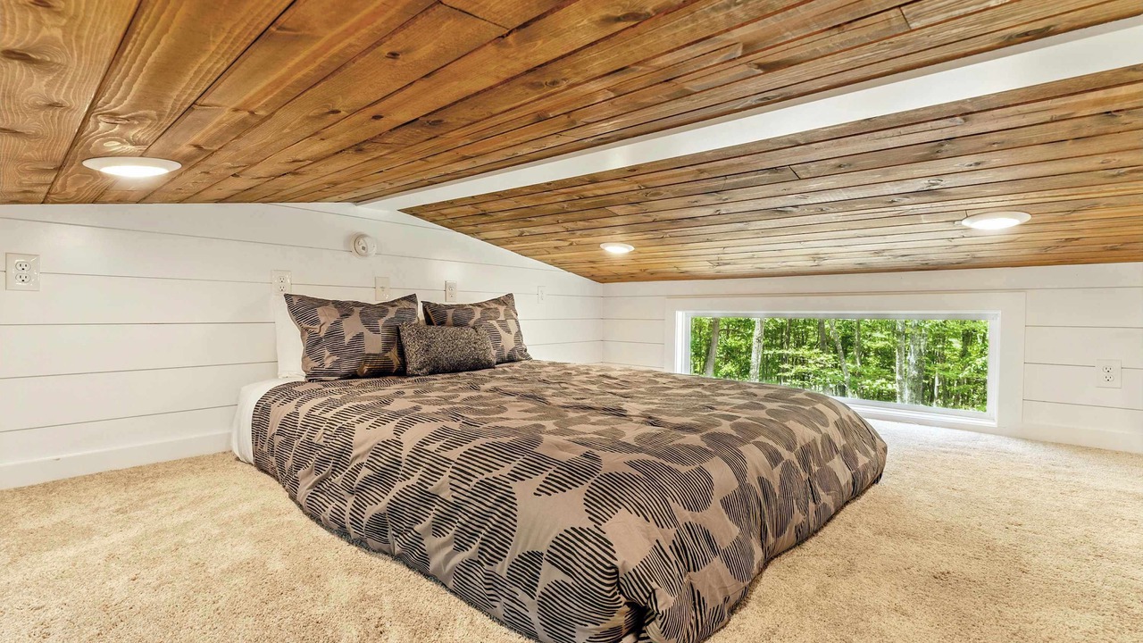 Photo of Bedroom in Menlo