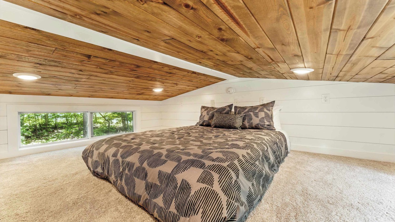 Photo of Bedroom in Menlo