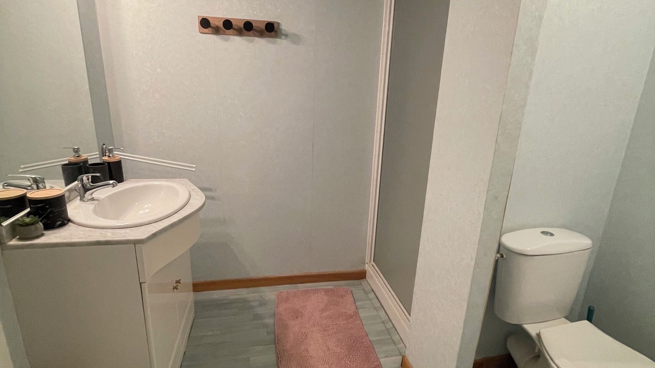 Photo of Bathroom in Mur-de-Barrez