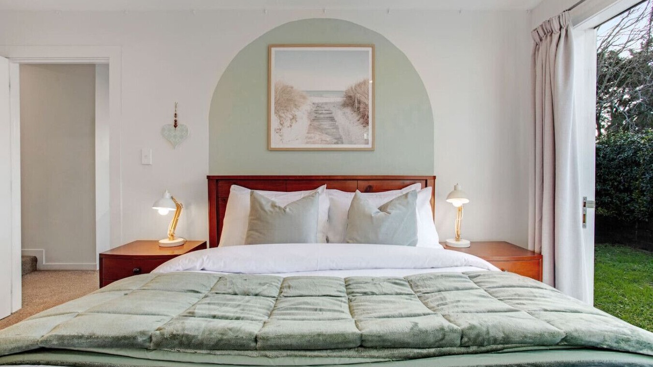 Photo of Others in Grey Lynn