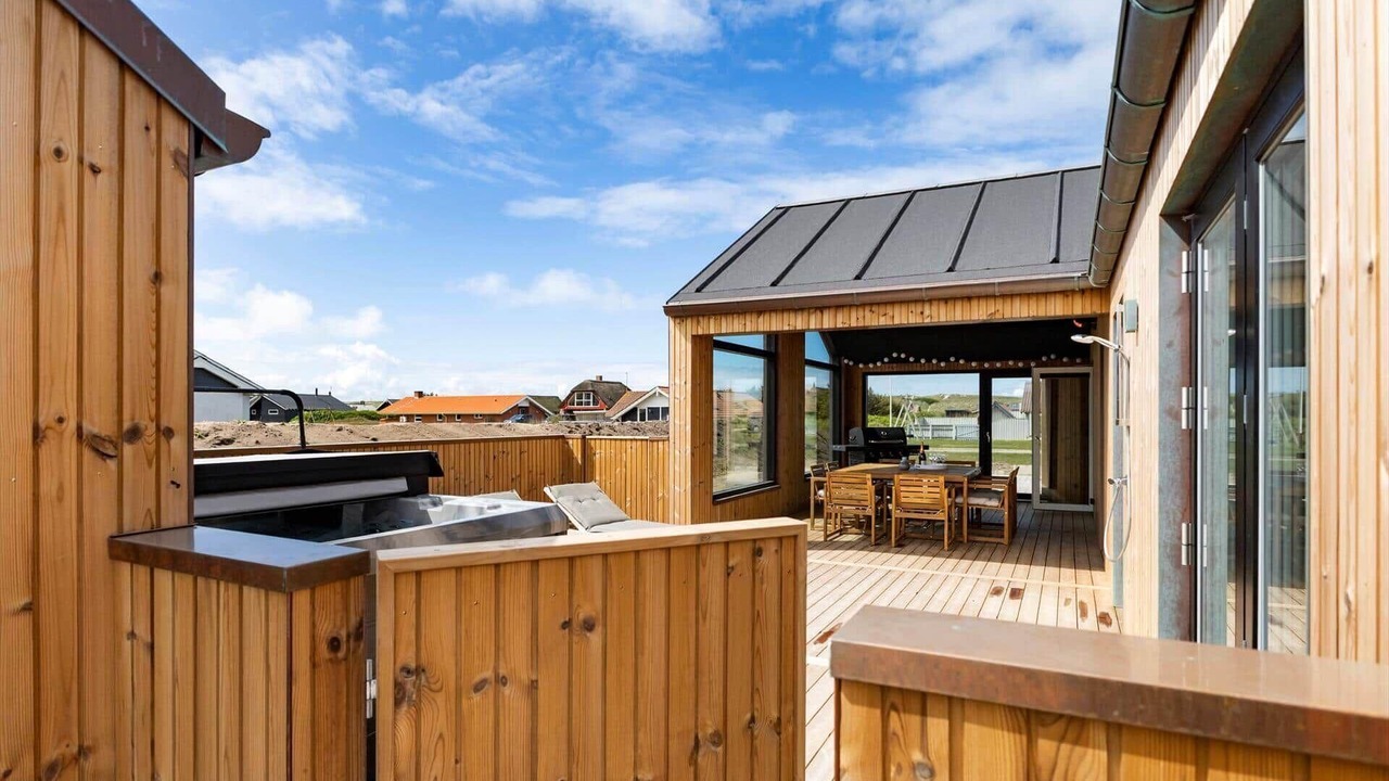 Photo of Outdoor in Vrist Strand