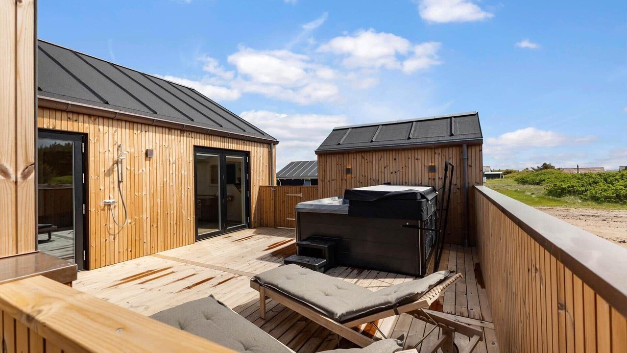 Photo of Patio Balcony in Vrist Strand