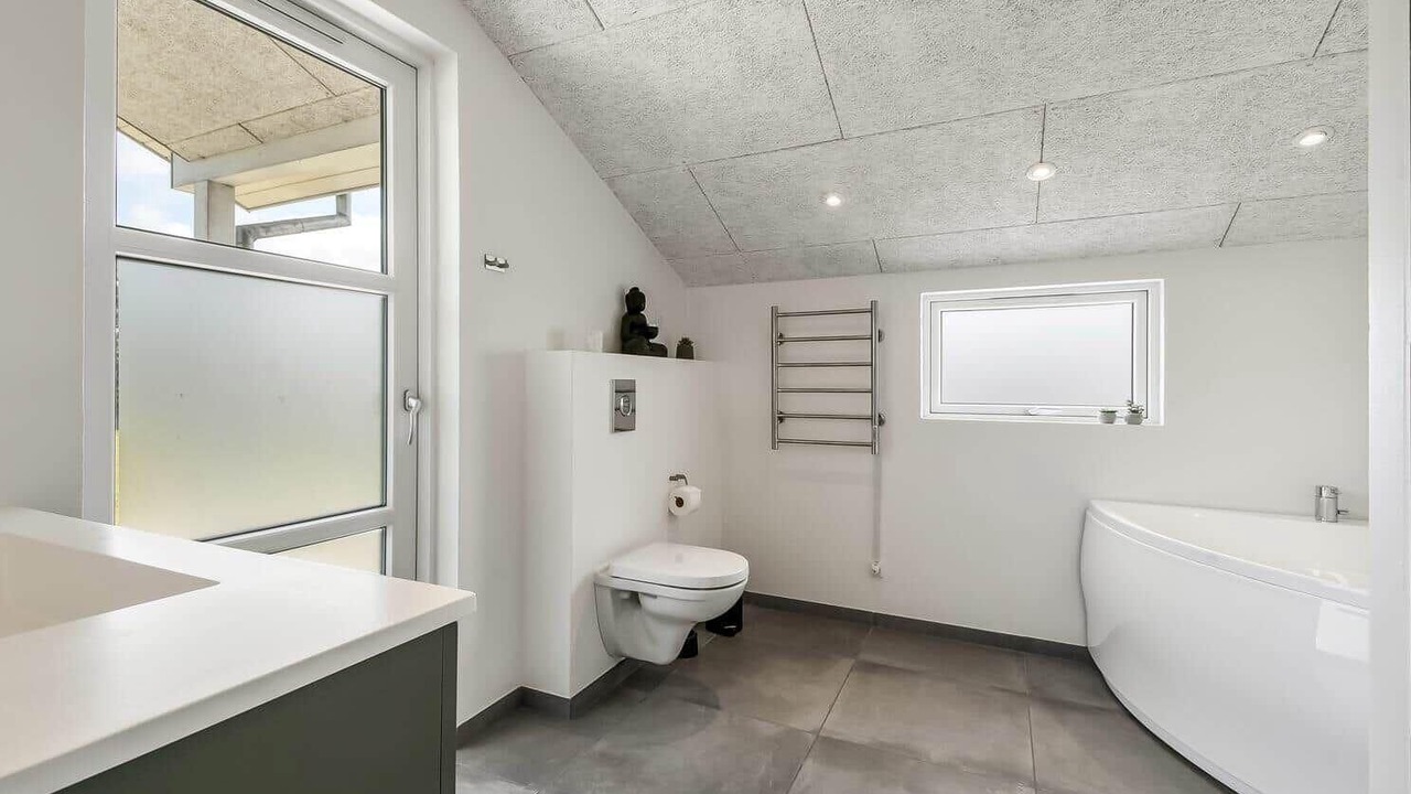 Photo of Bathroom in Skaven Strand