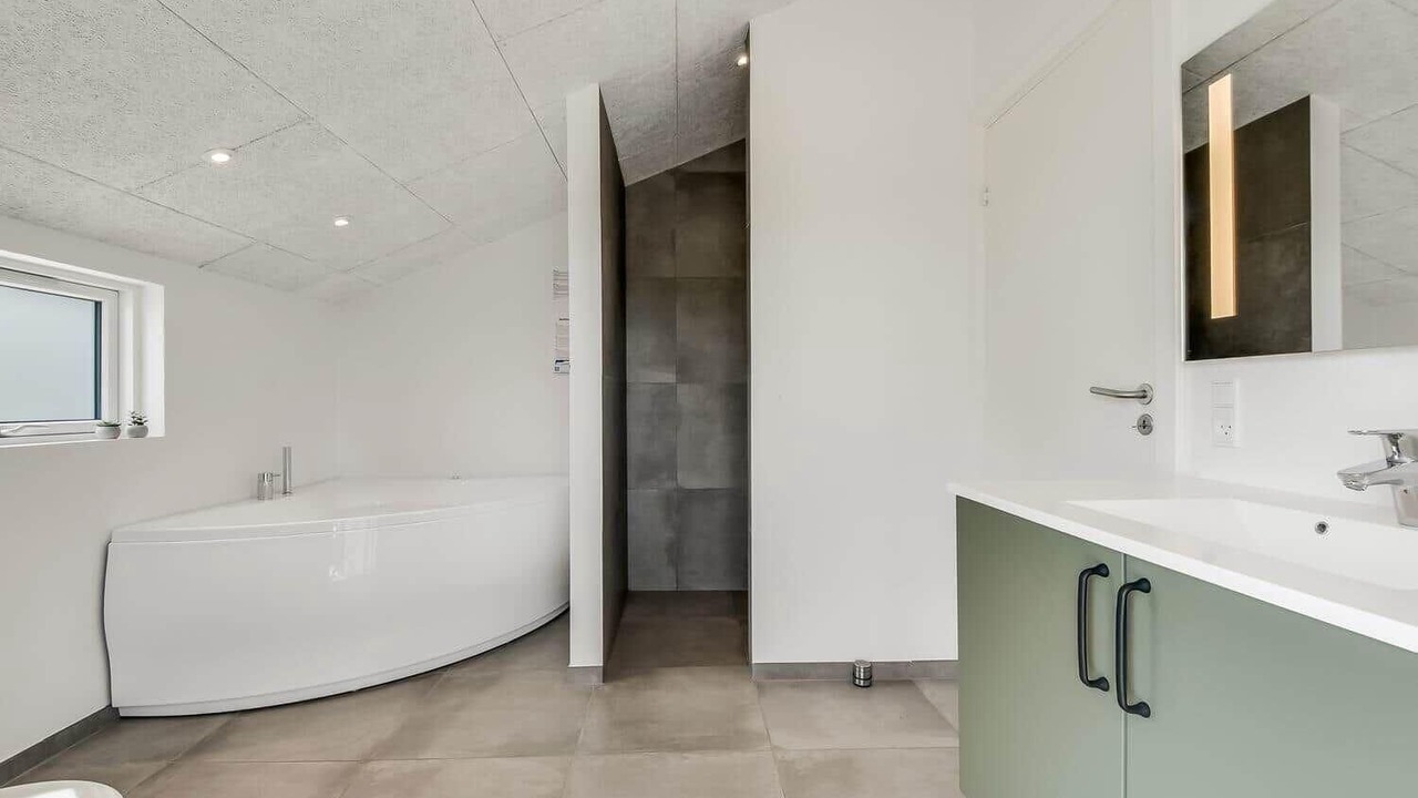 Photo of Bathroom in Skaven Strand