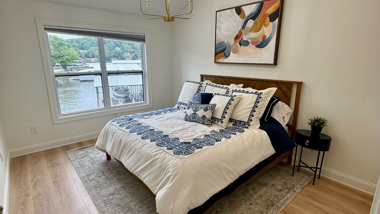 Photo of Bedroom in Sunrise Beach