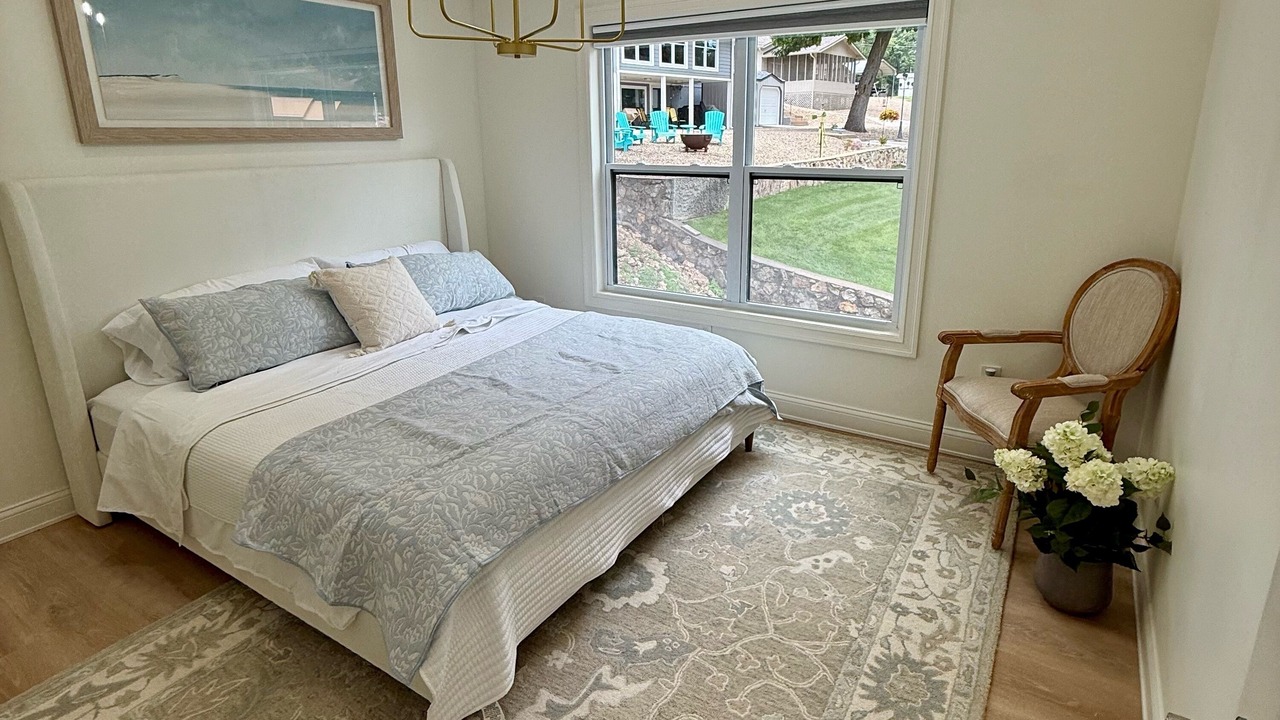 Photo of Bedroom in Sunrise Beach