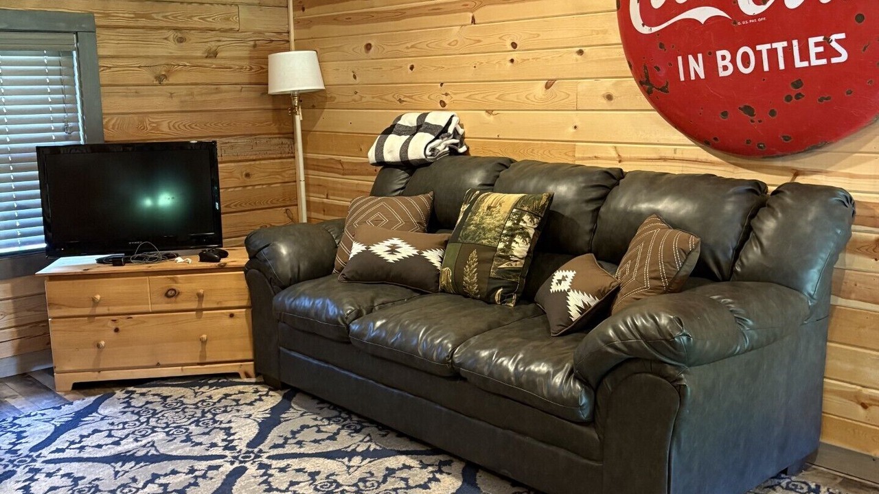 Photo of Livingroom in Doniphan