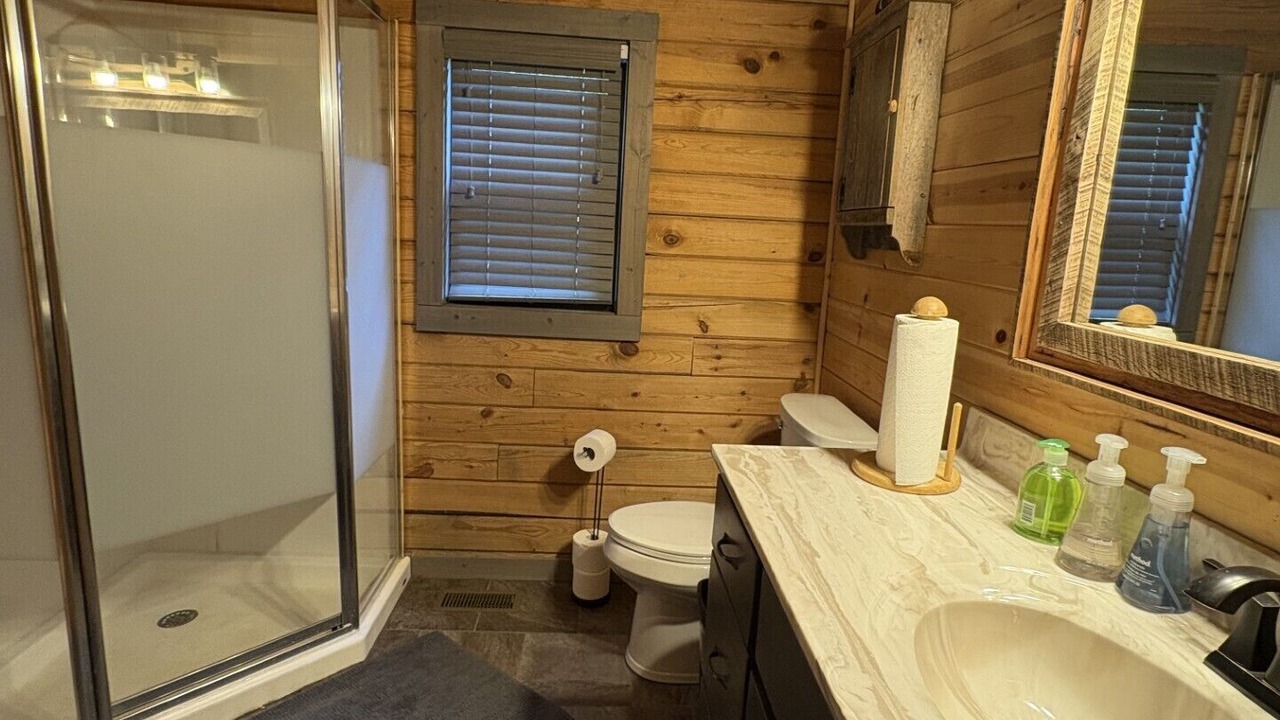 Photo of Bathroom in Doniphan