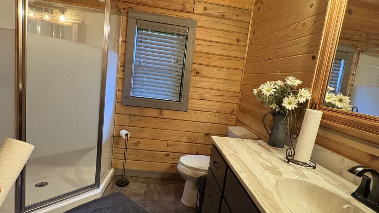 Photo of Bathroom in Doniphan