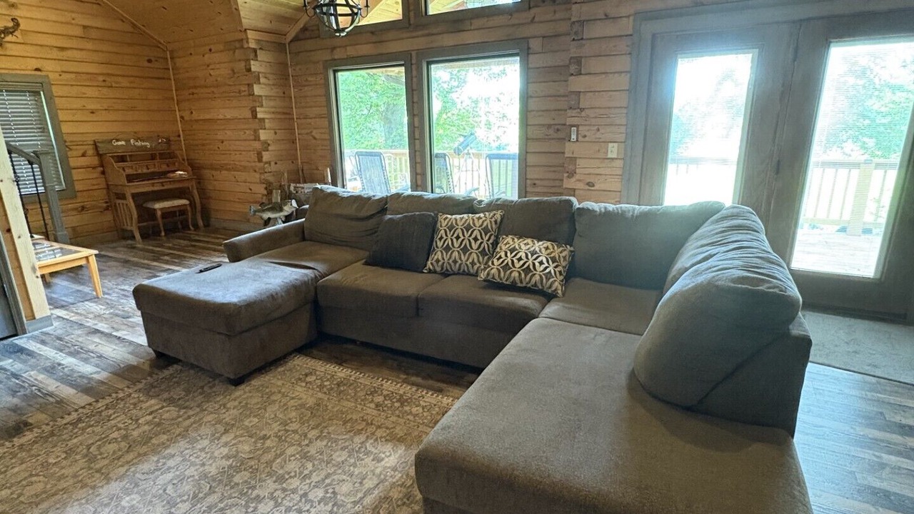 Photo of Livingroom in Doniphan
