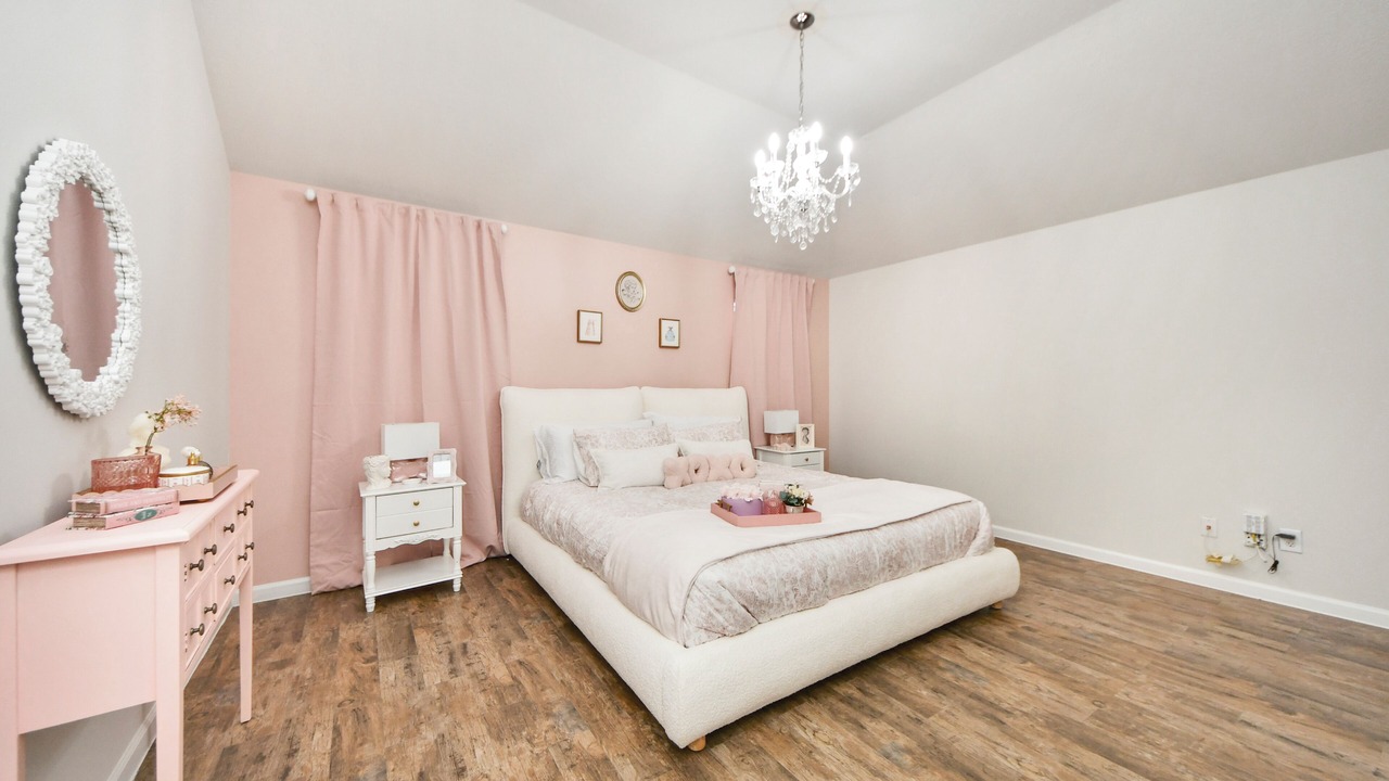 Photo of Bedroom in Lakeville