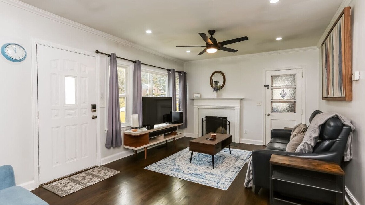 Photo of Livingroom in East Side