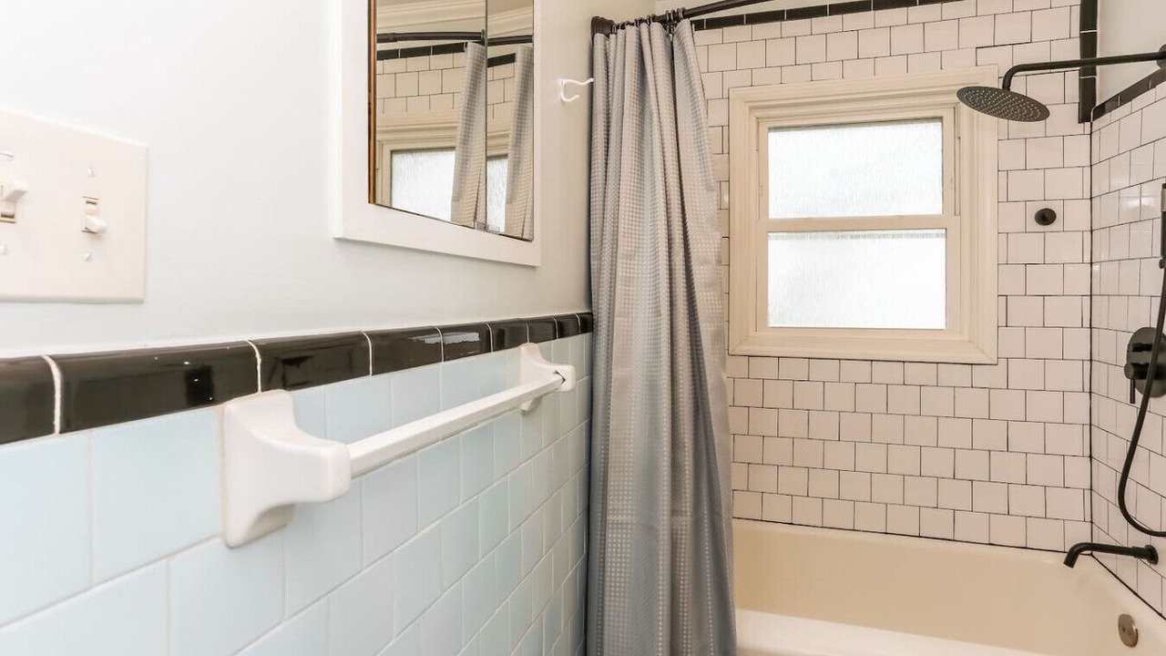 Photo of Bathroom in East Side