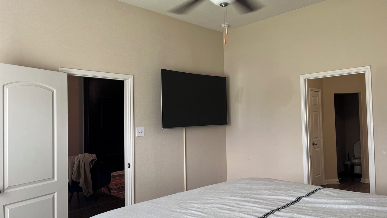 Photo of Bedroom in Crowley