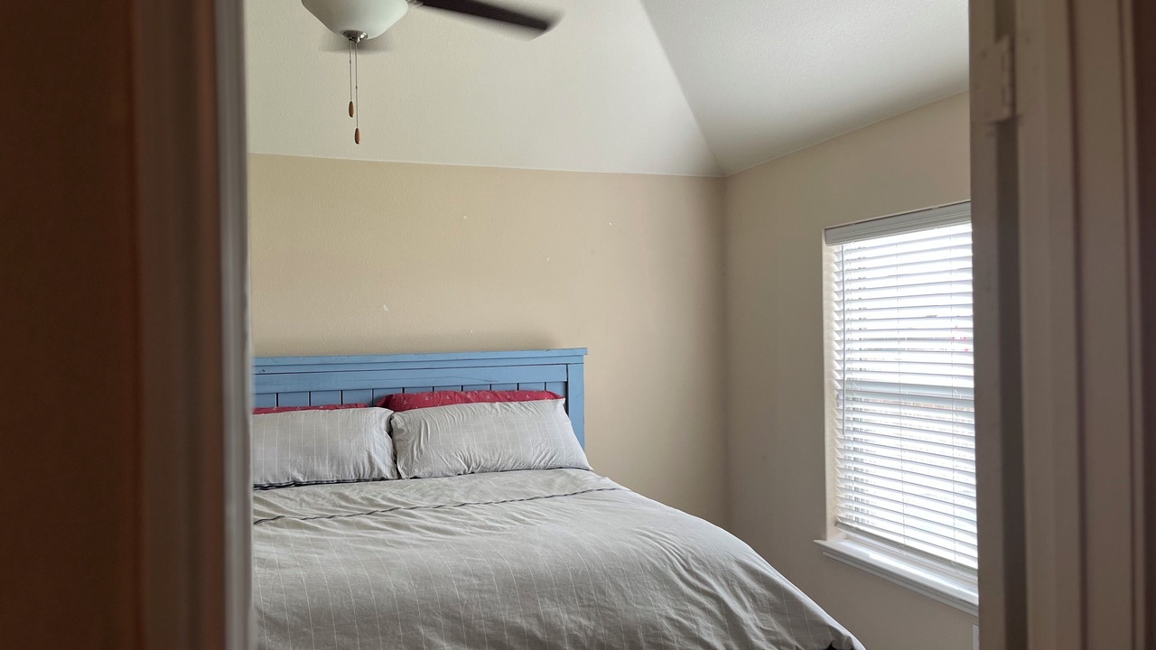 Photo of Bedroom in Crowley