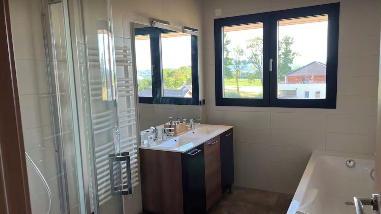 Photo of Bathroom in Rumilly