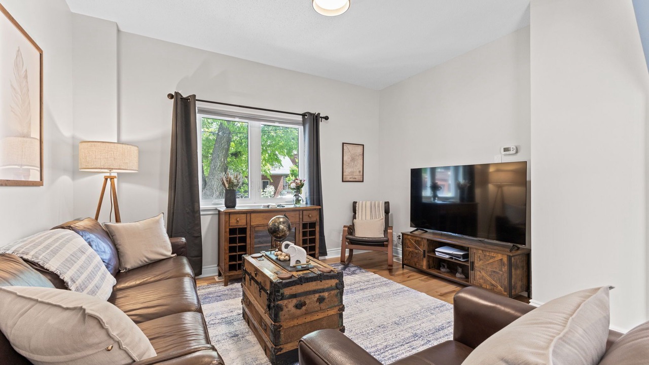 Photo of Livingroom in Ottawa Division