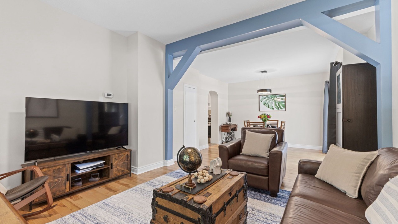 Photo of Livingroom in Ottawa Division