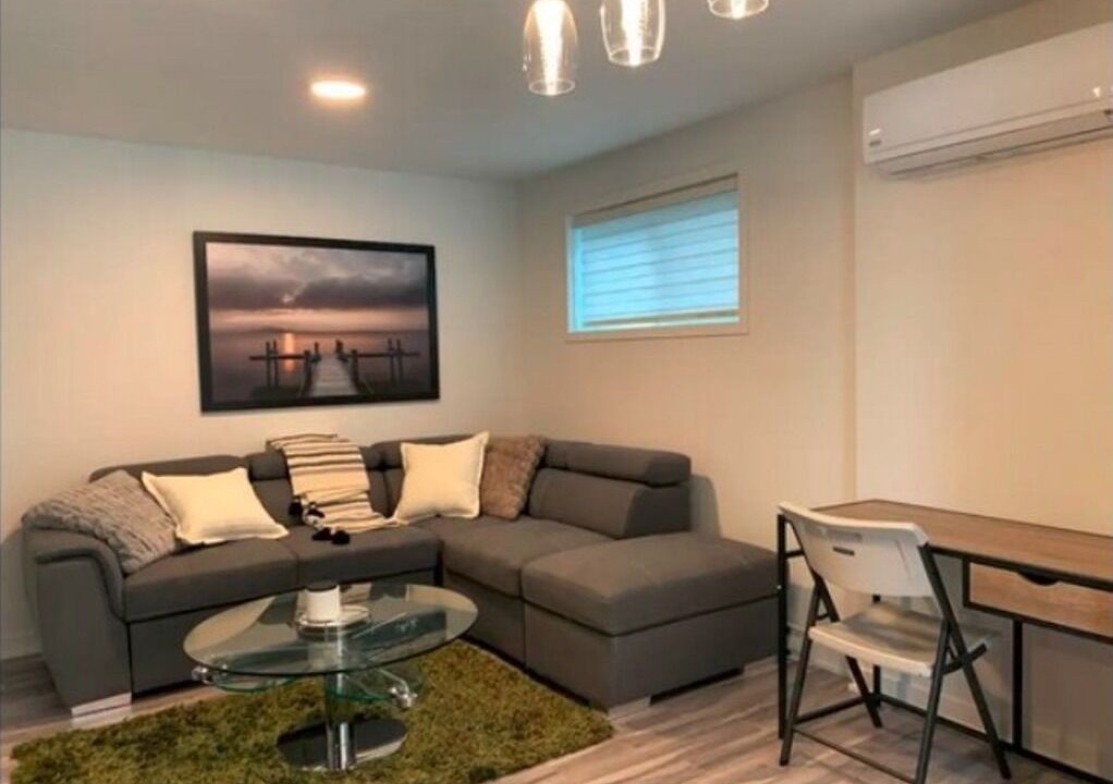 Photo of Livingroom in Longueuil