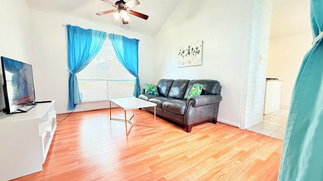 Photo of Livingroom in Barker