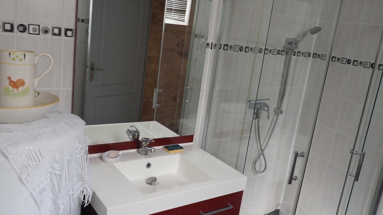 Photo of Bathroom in Frayssinet-le-Gelat