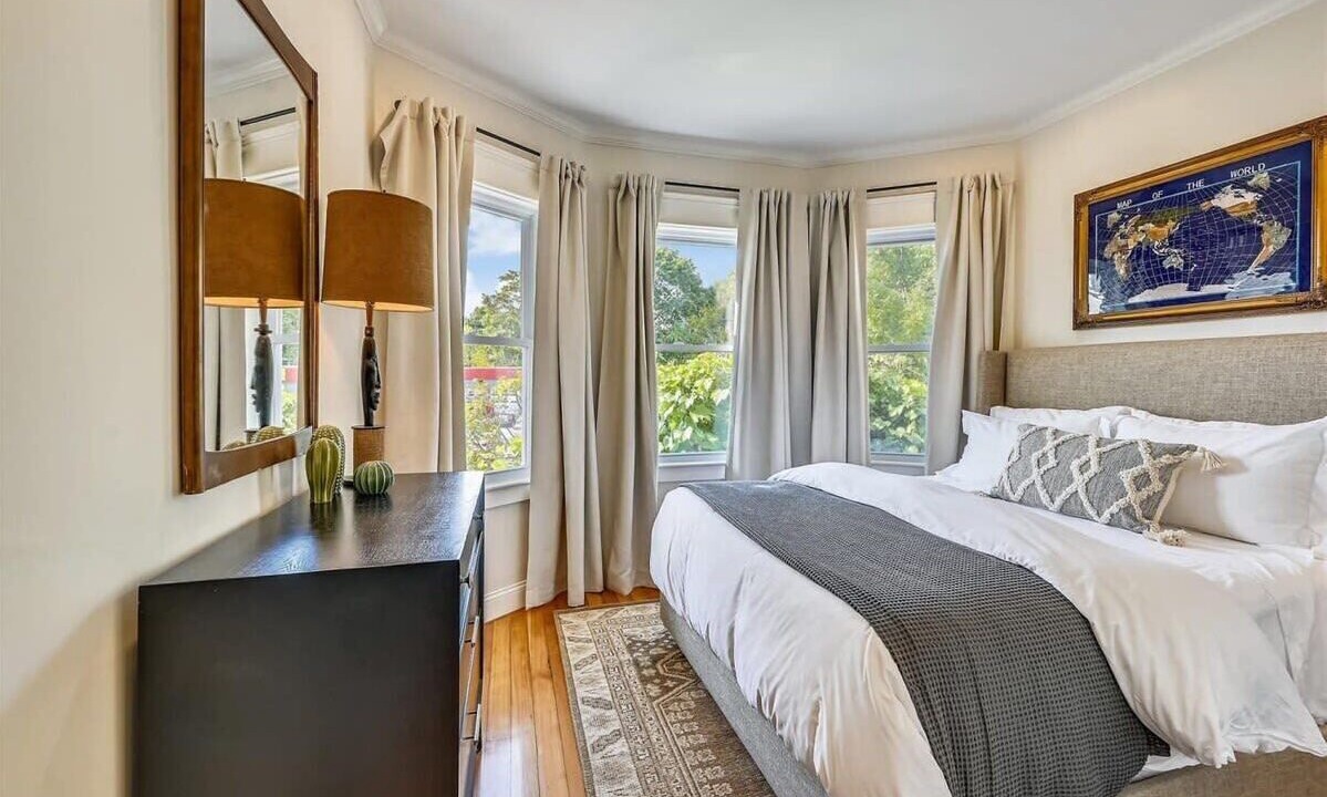 Photo of Bedroom in Forest Hills - Woodbourne