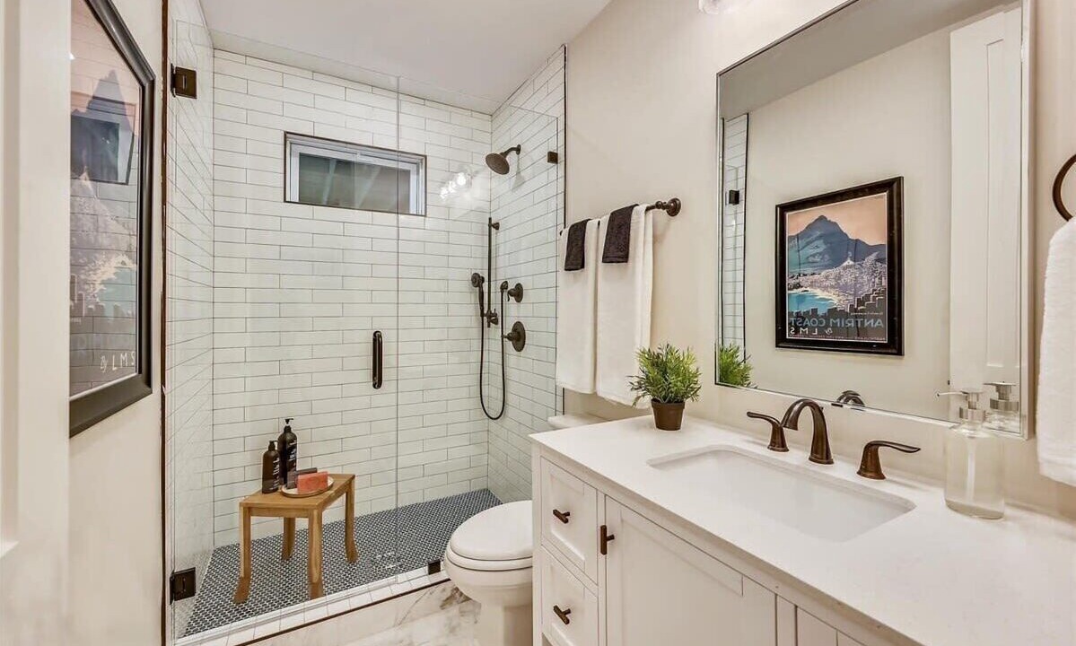 Photo of Bathroom in Forest Hills - Woodbourne