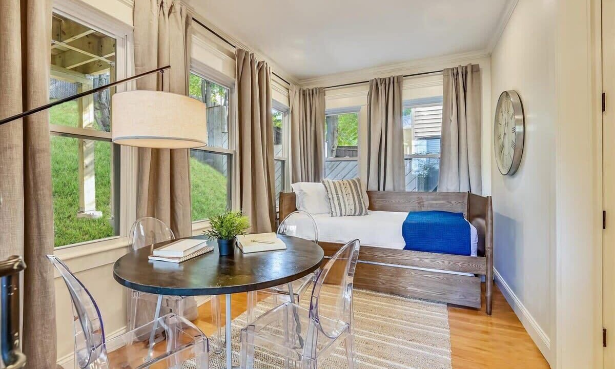 Photo of Bedroom in Forest Hills - Woodbourne