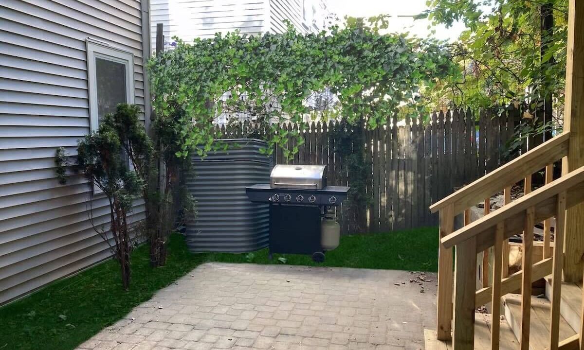 Photo of Patio Balcony in Forest Hills - Woodbourne