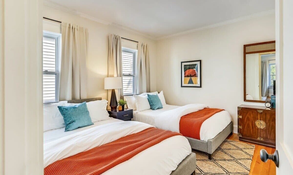 Photo of Bedroom in Forest Hills - Woodbourne