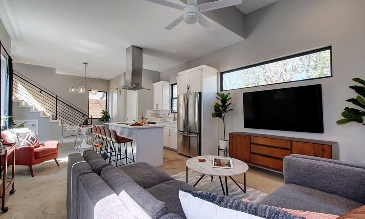 Photo of Livingroom in Montopolis