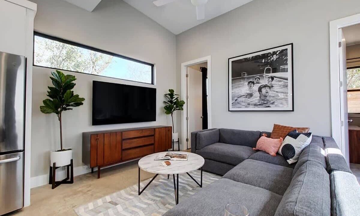 Photo of Livingroom in Montopolis