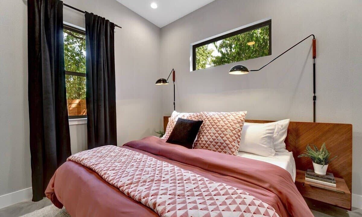 Photo of Bedroom in Montopolis